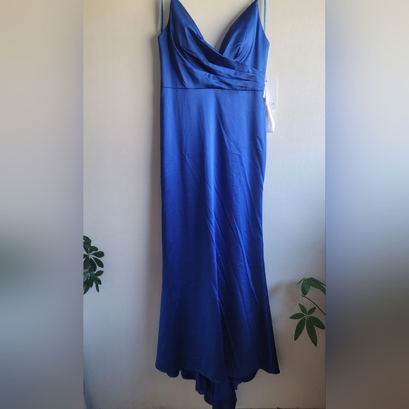 Ieena for Mac Duggal, Plunging Faux Wrap Sleeveless Evening Gown, Royal. Size 10 - Picture 6 of 14